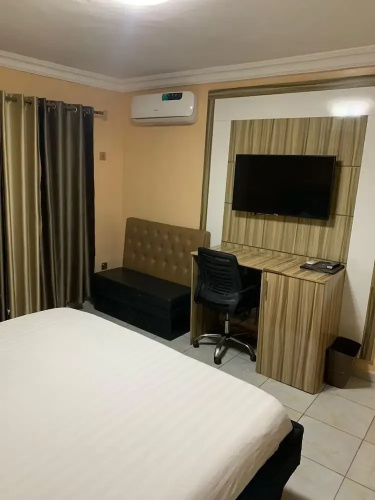 Royal Marquis Hotel
