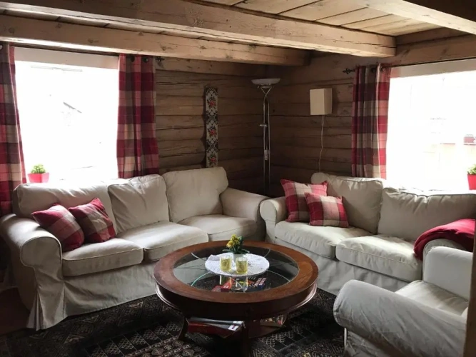 2 Bedrooms Cottage