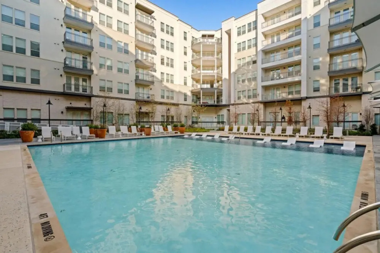 Arlington Luxurious Studio Apartment