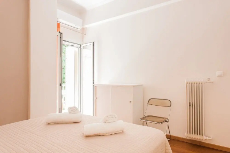 Central Apartment at Plaka 1 bed for 2 pers