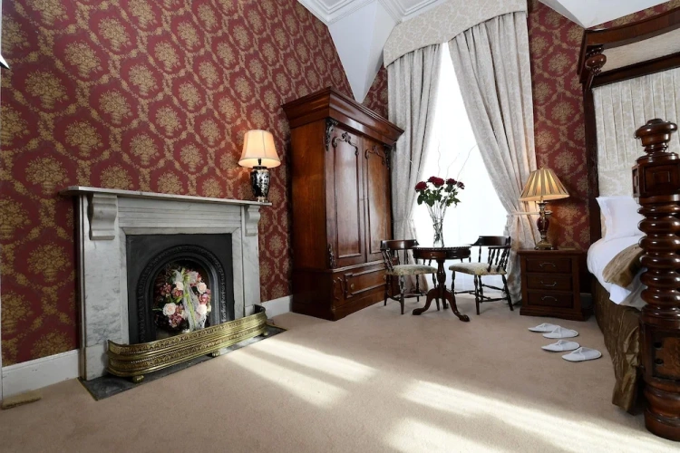 1 Bedroom Luxury room with land view