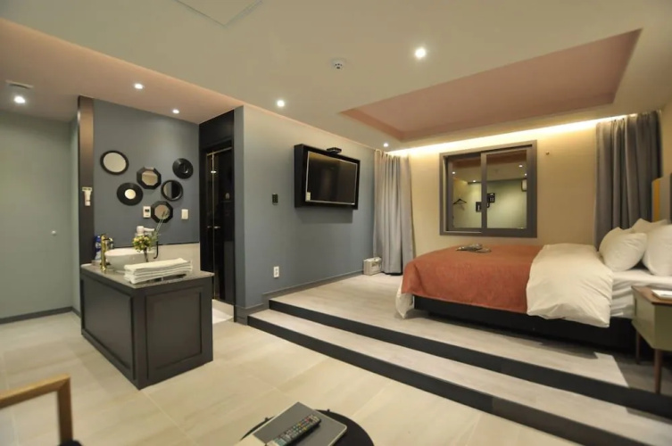 French Code Hotel Seomyeon Bumcheon