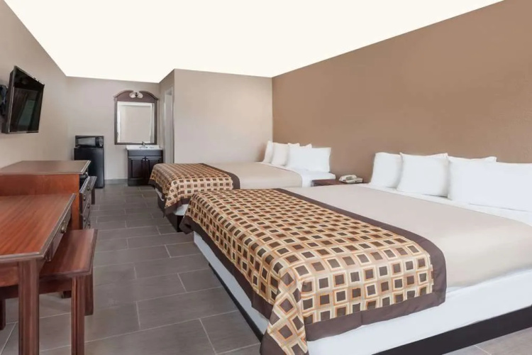 Deluxe Inn Denton