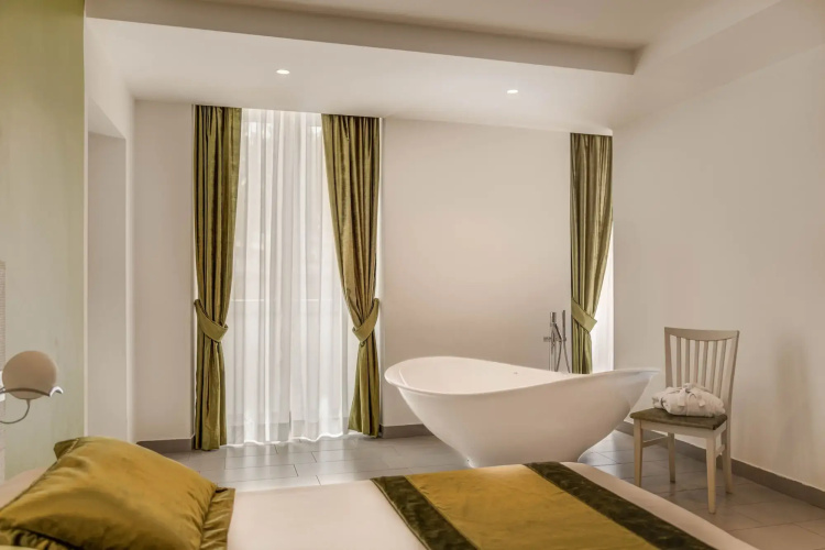 Trevi Palace Hotel