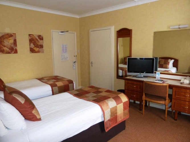 Standard Twin room