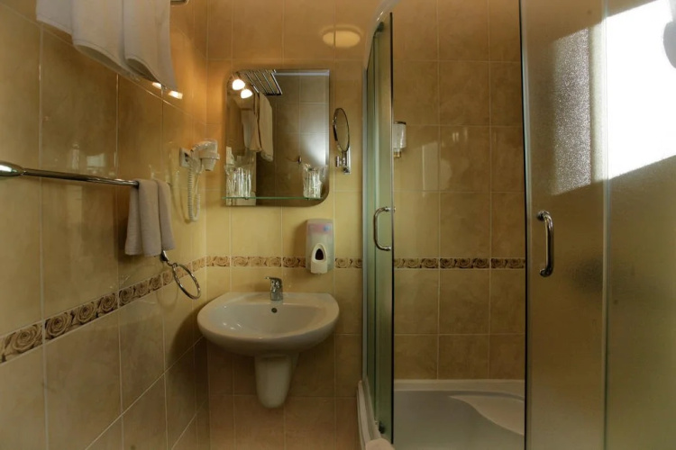 Hotel Ellena