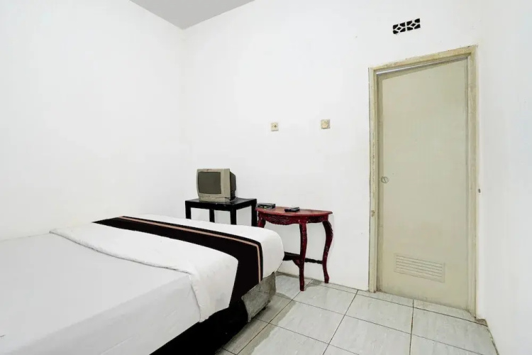 OYO 95065 Villa Ade