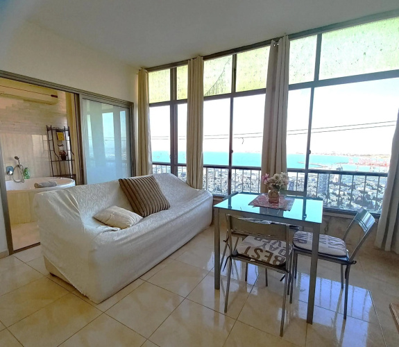 Yefe Nof 3 room flat