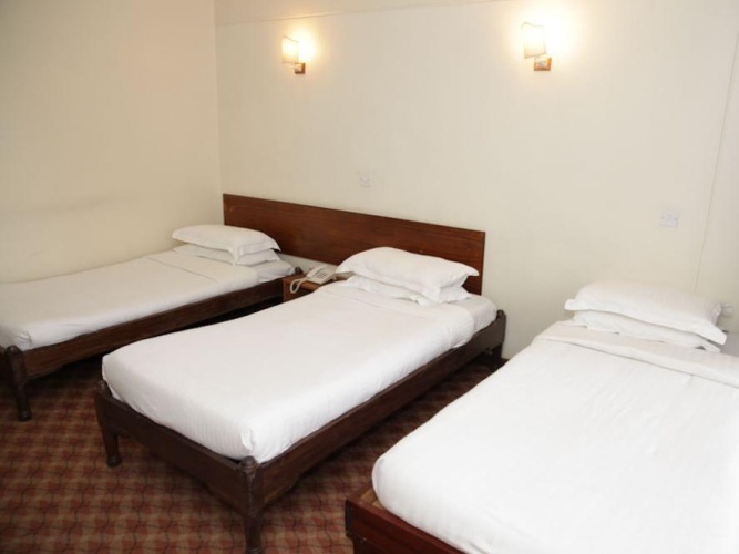 Standard Triple room