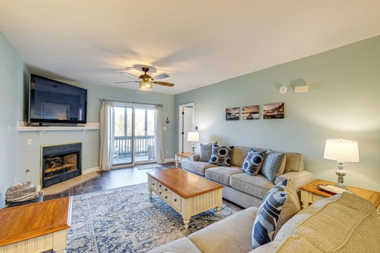 2 Bedrooms Apartment