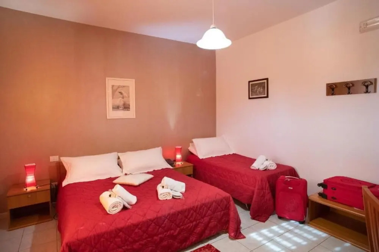 Kiris Hotel