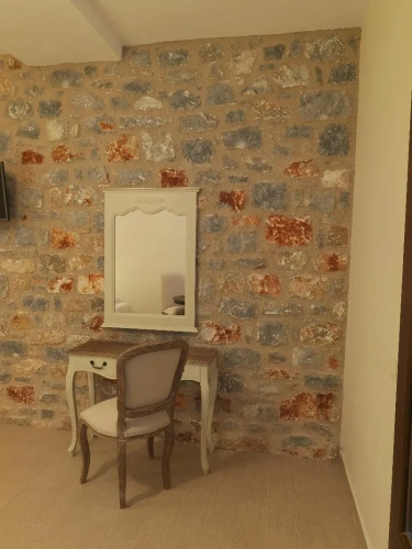 Standard Double Family Basement room