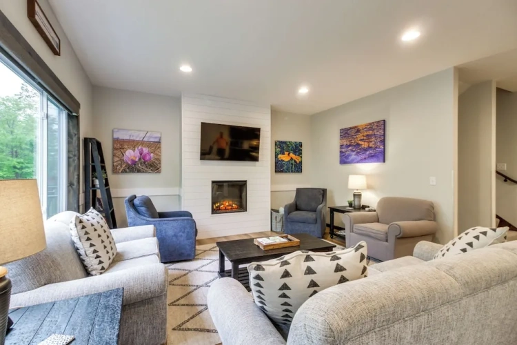 5 Bedrooms Apartment with balcony
