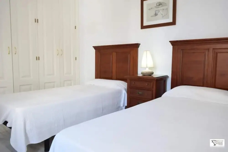 Bright 2 Bedroom First Floor F-4