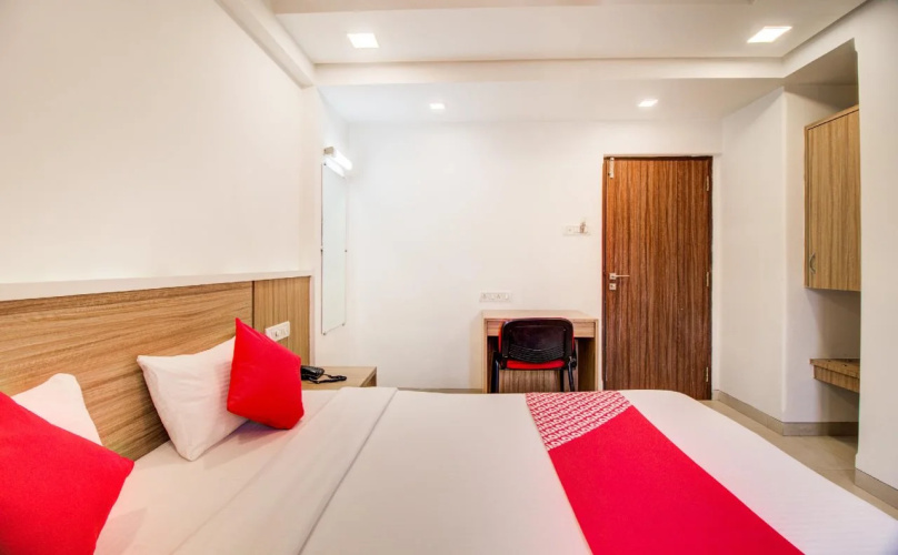 Oyo Flagship 29530 Shivaji Chowk