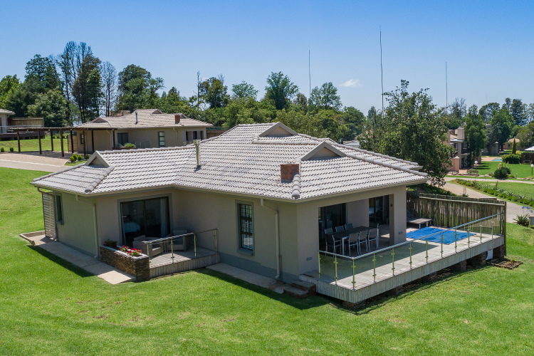 Cayley Mountain ResortOver view