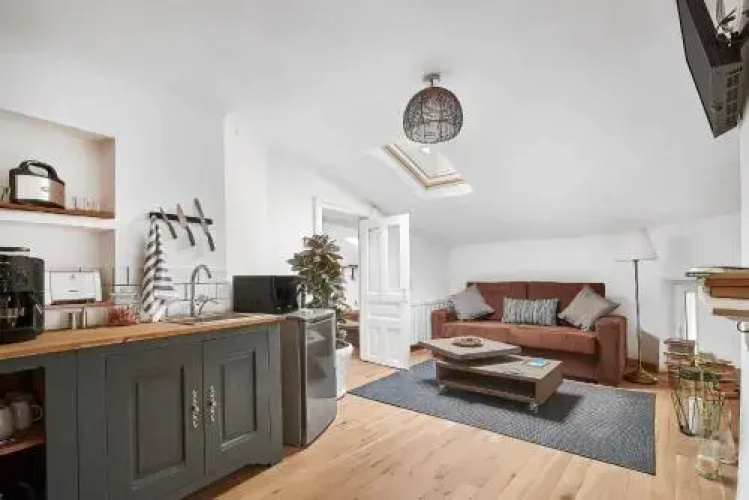 Attic Downtown by CityLife Suites