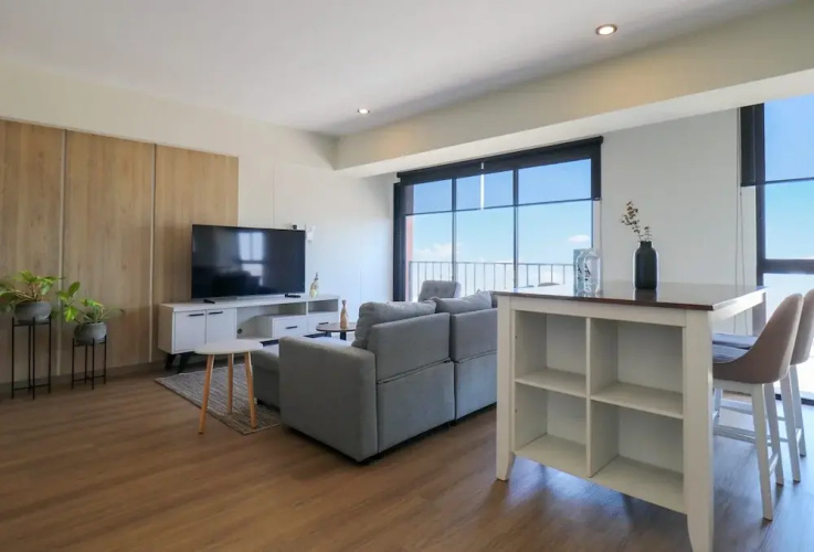 w Artistic 2BR With Balcony in Miraflores