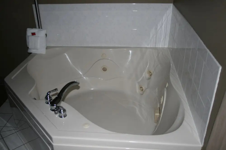 America Inn Lodge & Suites