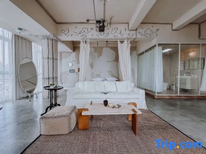 Standard Double room with city view