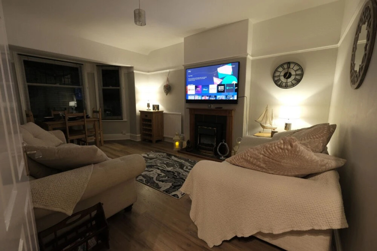 2br-beachviews-petfriendly-freeparking