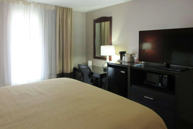 Quality Inn & Suites Fresno Northwest