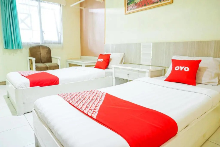 OYO 2085 Chrysanta Hotel