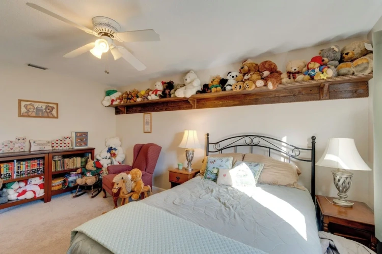 4 Bedrooms Cottage