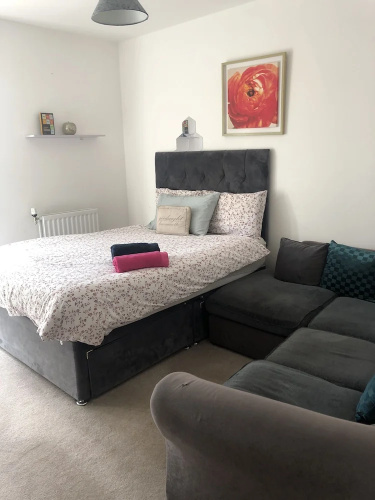 Immaculate 3-bed Apartment in Barking
