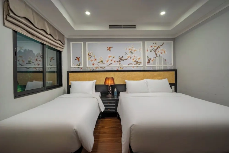 Standard Quadruple Family room with balcony and with city view
