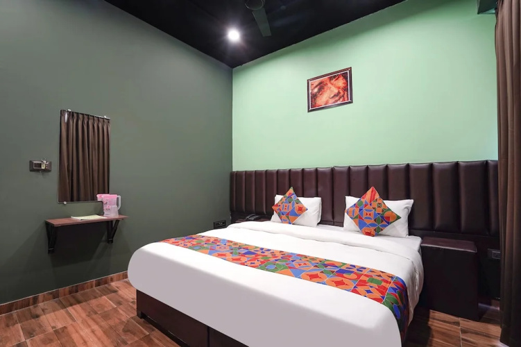 Fabhotel Niraant