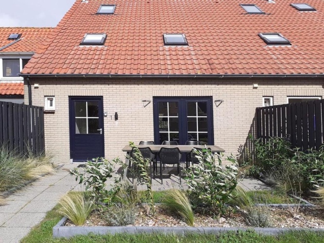 5 Bedrooms Cottage