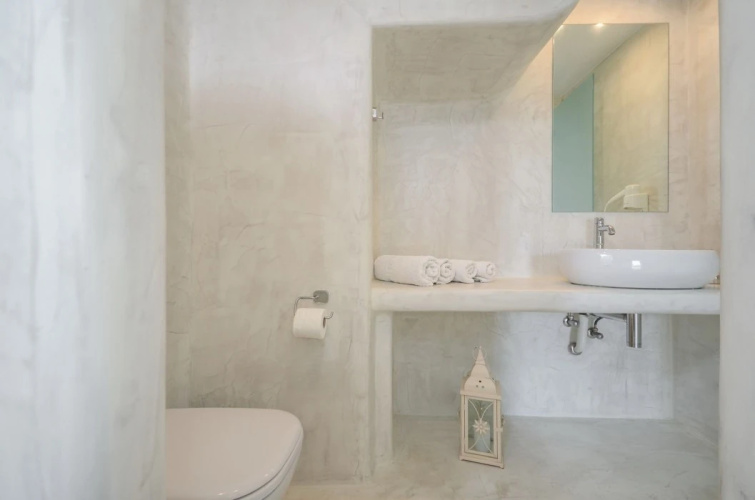 Birikos Hotel & Suites