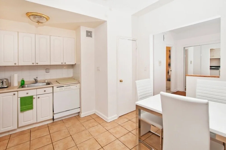 Renovated 2 BR on Upper East Side