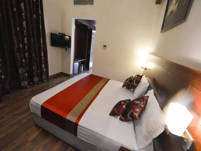 Hotel Janhvi International