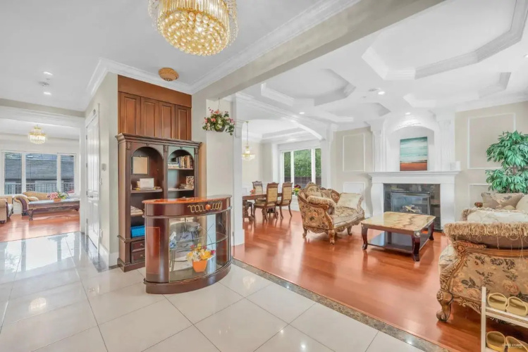 Oakridge Home