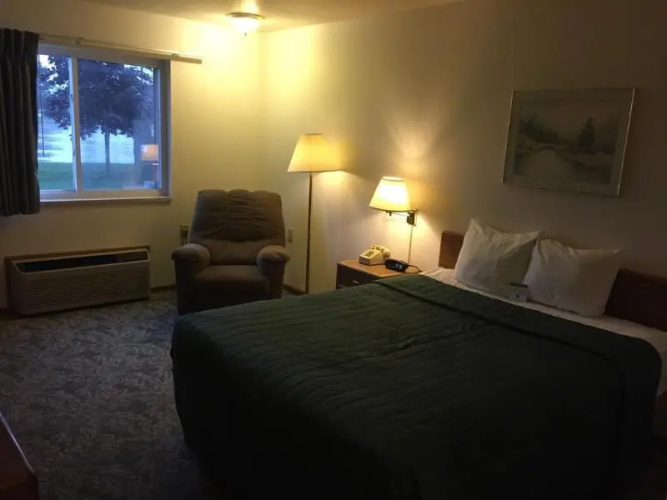 Baymont Inn & Suites ESCANABA