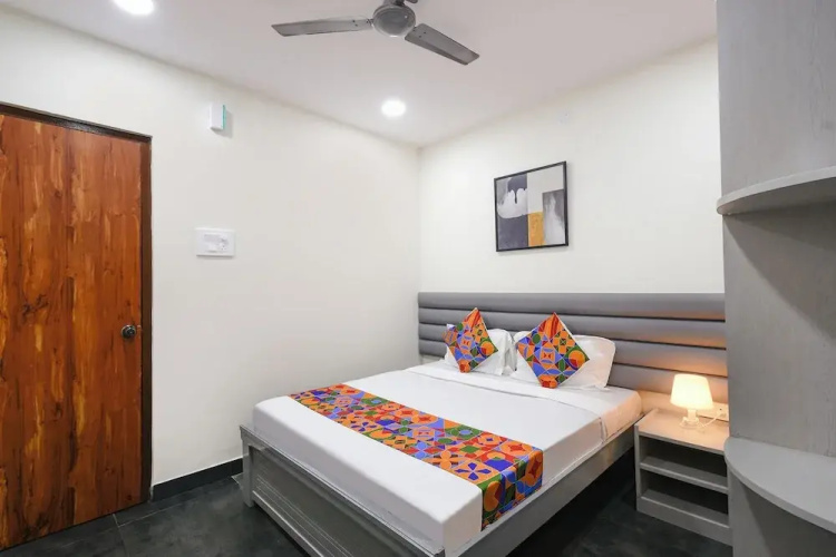 Fabhotel Yendluri'S Abode