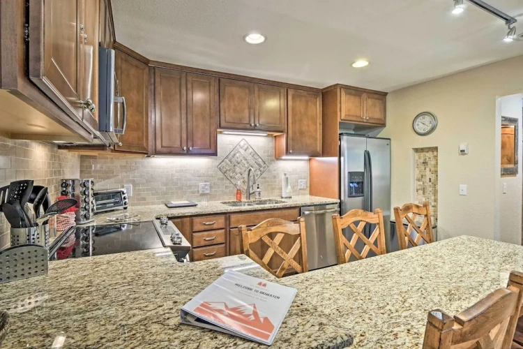 2 Bedrooms Apartment