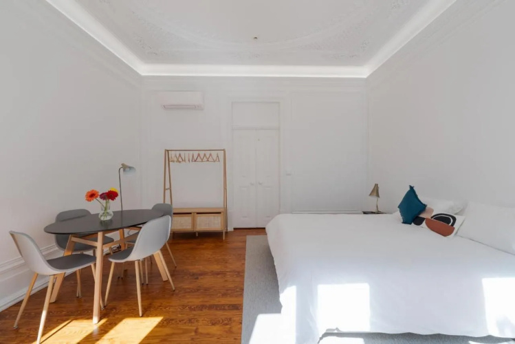 Almada Villa