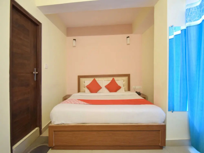 OYO 8439 Hotel Howard