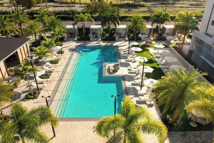 Standard Double room with pool view