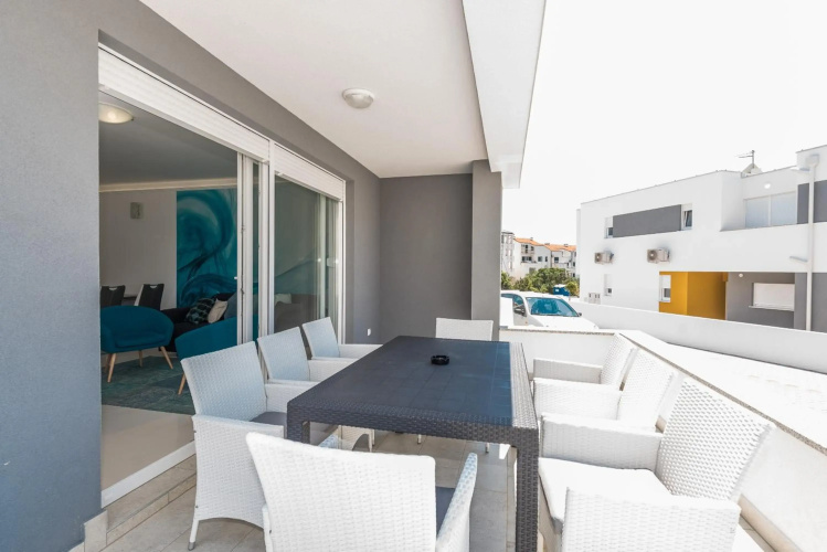 Merima 1 luxury ap with a pool