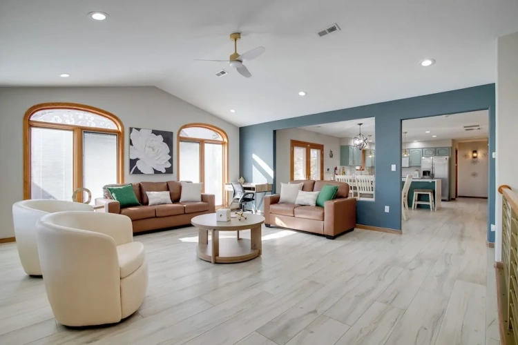3 Bedrooms Cottage with balcony