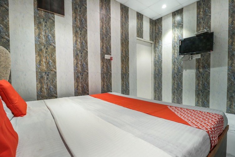 OYO 66505 Hotel Cafe 21