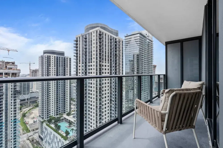 Bayside Breeze Downtown Luxury Tower Pool Gym