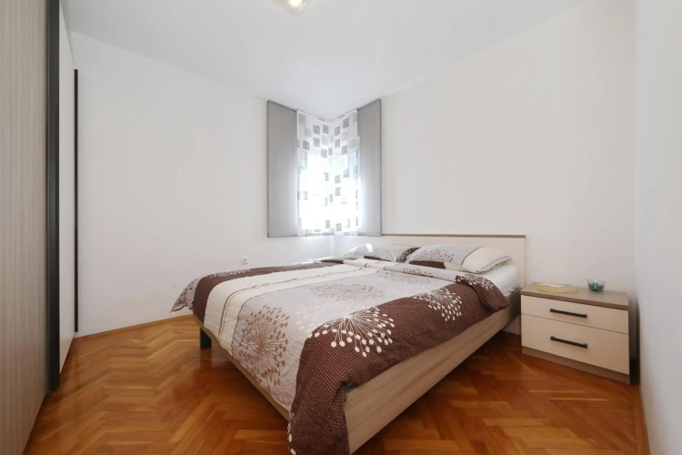 Apartment Dora
