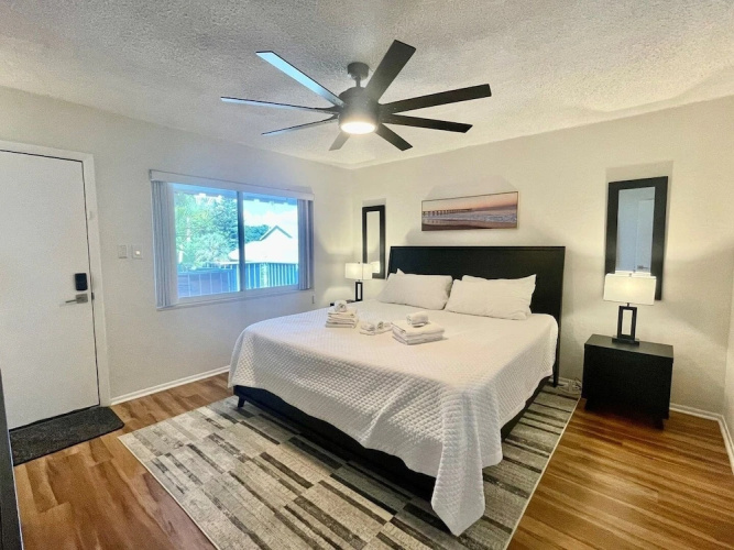 7th Heaven 1 Bedroom Condo by RedAwning