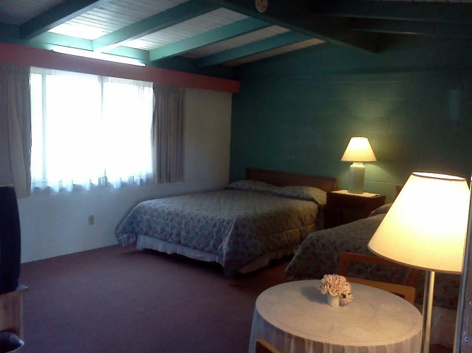 Apple Tree Inn