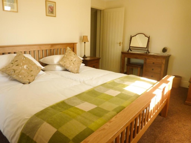 3 Bedrooms Cottage